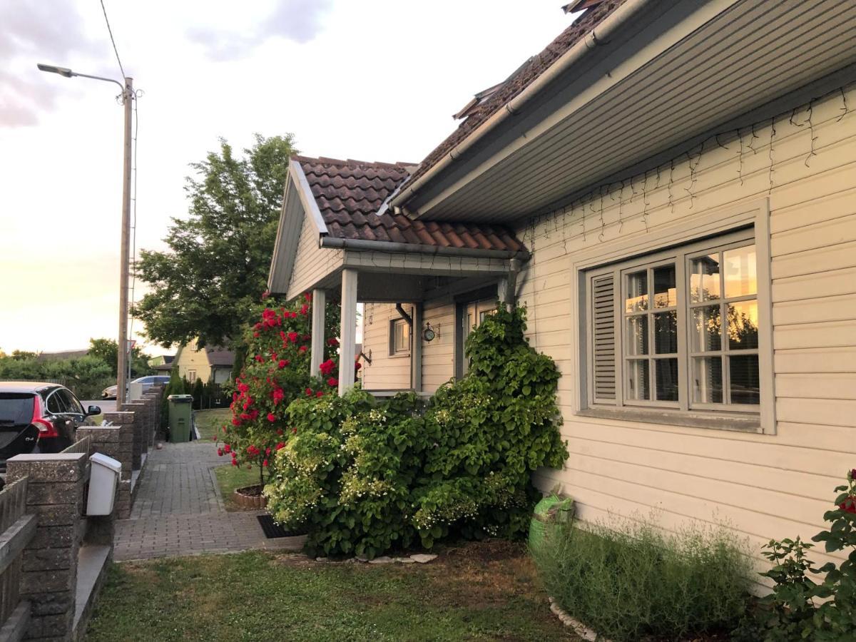 Manni Homestay Kuressaare Bagian luar foto